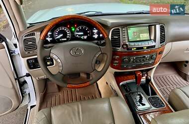 Внедорожник / Кроссовер Lexus LX 2006 в 
