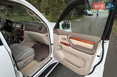 Внедорожник / Кроссовер Lexus LX 2006 в 