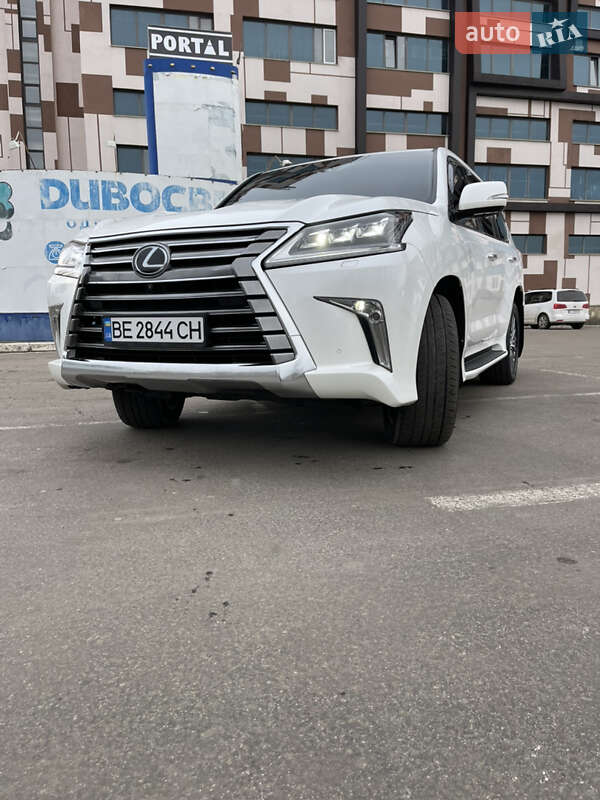 Позашляховик / Кросовер Lexus LX 2016 в 