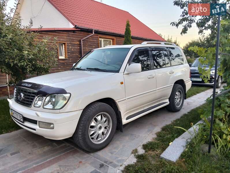 Внедорожник / Кроссовер Lexus LX 2006 в 