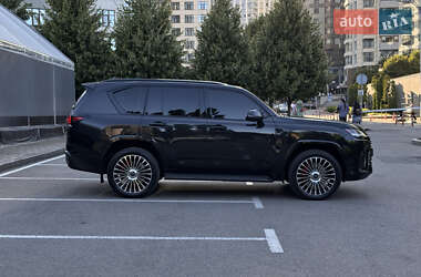 Позашляховик / Кросовер Lexus LX 2022 в 