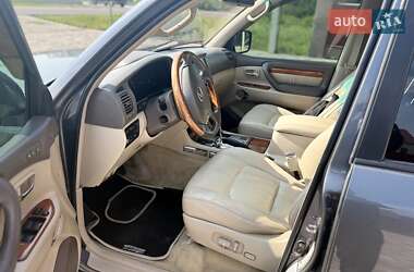 Внедорожник / Кроссовер Lexus LX 2006 в 