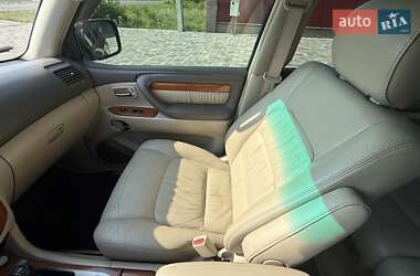 Внедорожник / Кроссовер Lexus LX 2006 в 