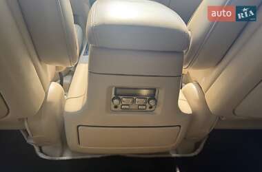 Внедорожник / Кроссовер Lexus LX 2006 в 
