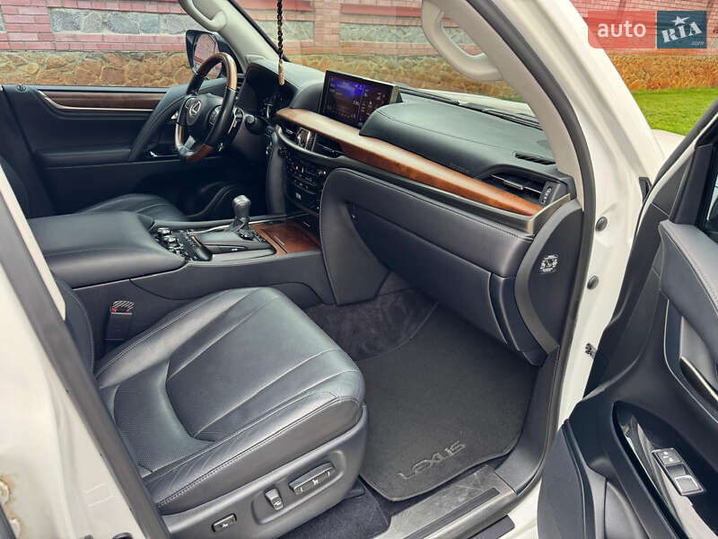 Позашляховик / Кросовер Lexus LX 2015 в Києві