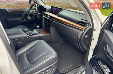 Позашляховик / Кросовер Lexus LX 2015 в 