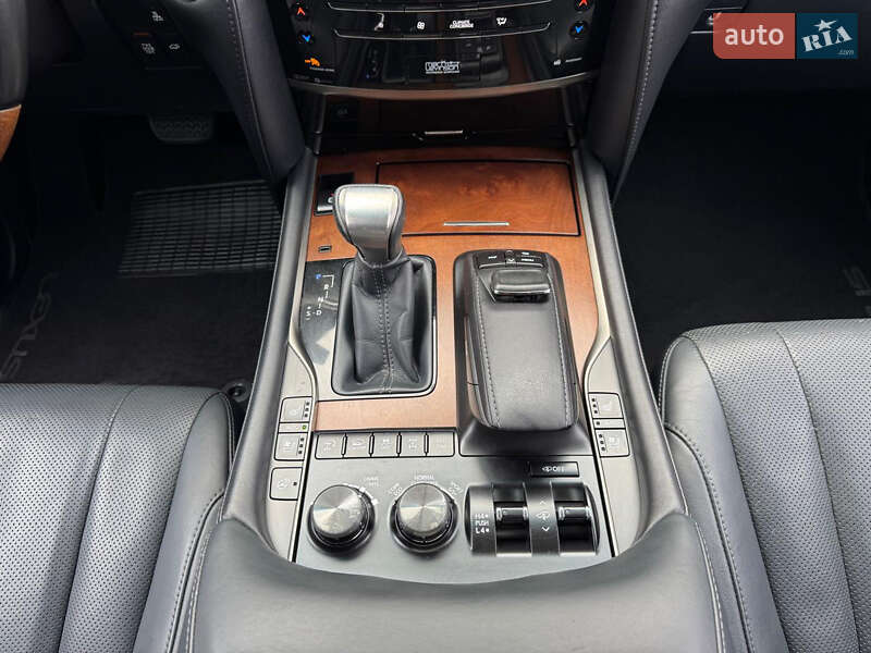 Позашляховик / Кросовер Lexus LX 2015 в Києві