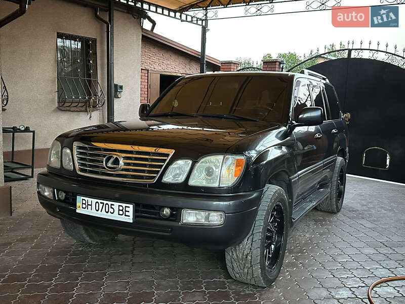 Позашляховик / Кросовер Lexus LX 2005 в 