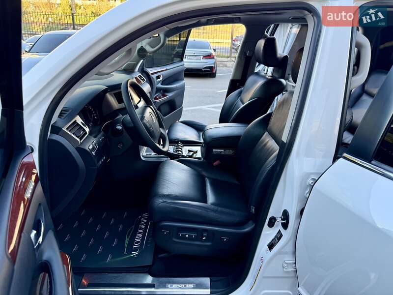 Внедорожник / Кроссовер Lexus LX 2012 в Киеве