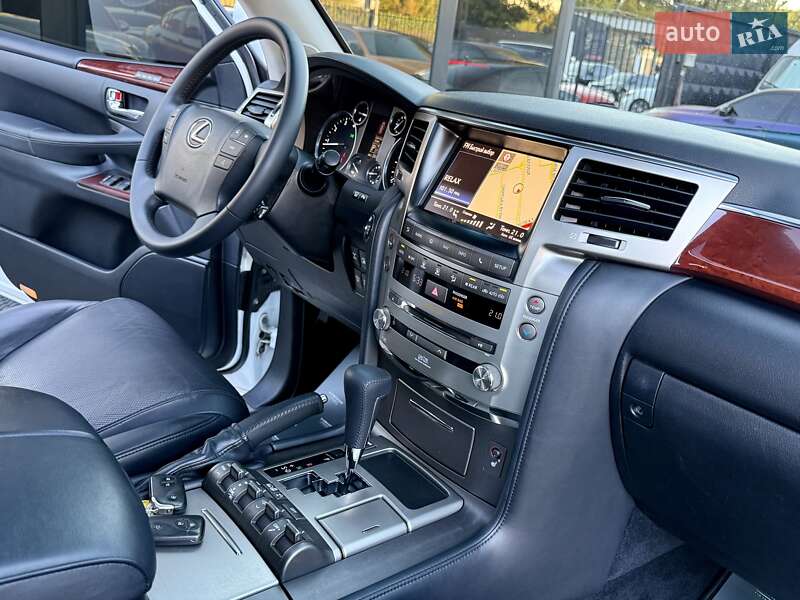 Внедорожник / Кроссовер Lexus LX 2012 в Киеве