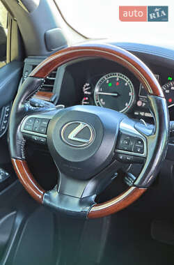 Позашляховик / Кросовер Lexus LX 2017 в 