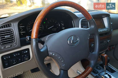 Позашляховик / Кросовер Lexus LX 2004 в 