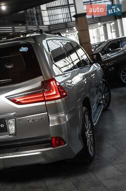 Внедорожник / Кроссовер Lexus LX 2016 в 