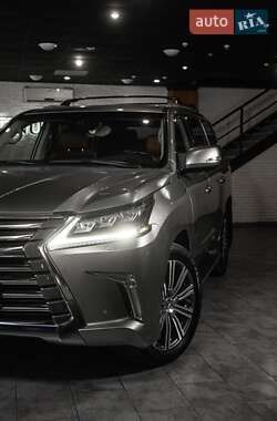Внедорожник / Кроссовер Lexus LX 2016 в 