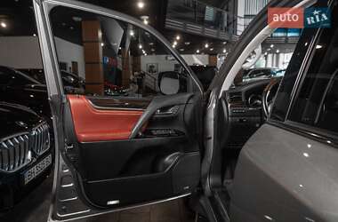 Внедорожник / Кроссовер Lexus LX 2016 в 