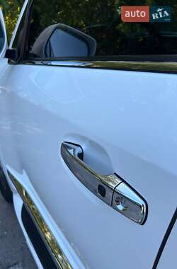 Позашляховик / Кросовер Lexus LX 2010 в 