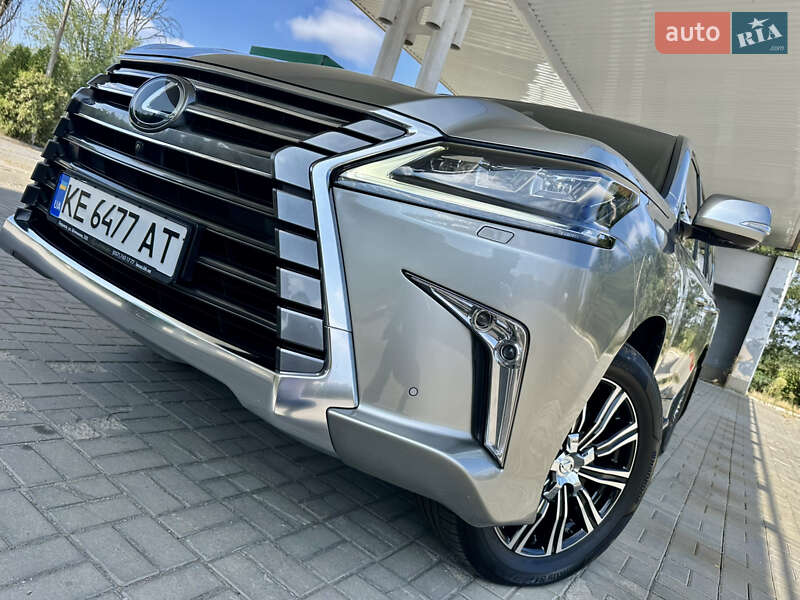 Позашляховик / Кросовер Lexus LX 2016 в Дніпрі
