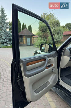 Внедорожник / Кроссовер Lexus LX 2004 в 