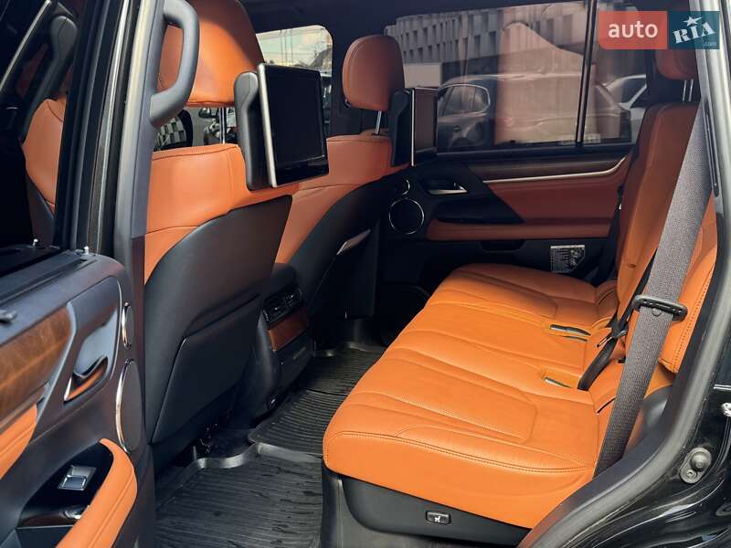 Внедорожник / Кроссовер Lexus LX 2016 в Одессе