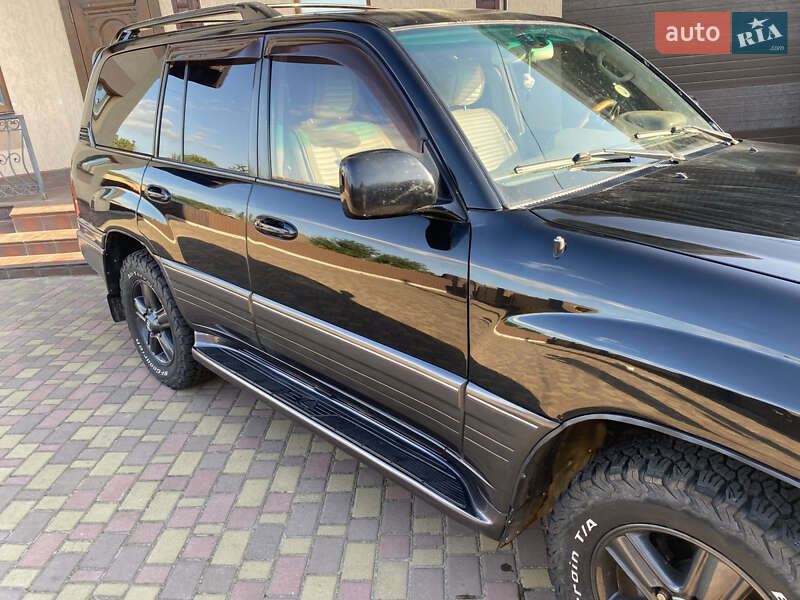 Позашляховик / Кросовер Lexus LX 2006 в Борзні
