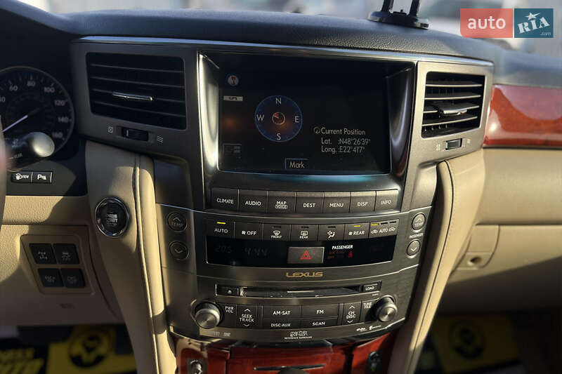 Позашляховик / Кросовер Lexus LX 2008 в Мукачевому