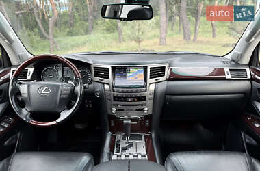 Позашляховик / Кросовер Lexus LX 2012 в 