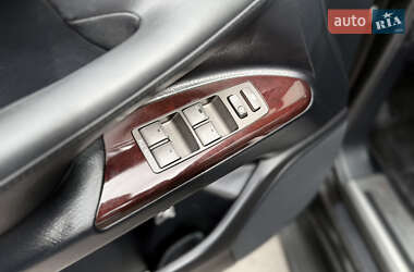 Позашляховик / Кросовер Lexus LX 2012 в 