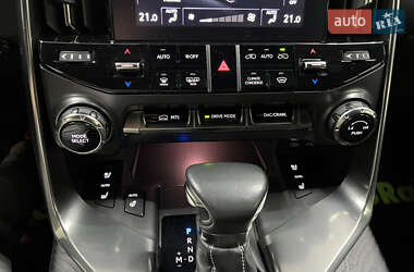 Позашляховик / Кросовер Lexus LX 2022 в 