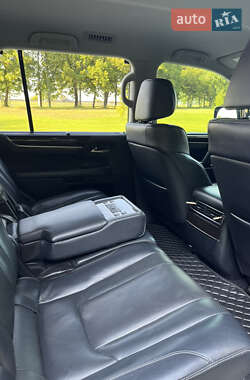 Внедорожник / Кроссовер Lexus LX 2017 в 