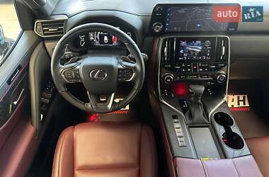 Позашляховик / Кросовер Lexus LX 2022 в 