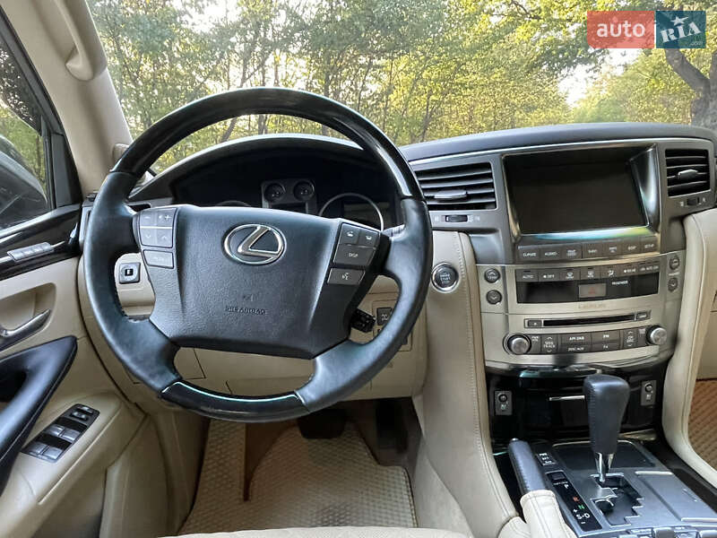 Внедорожник / Кроссовер Lexus LX 2011 в Черкассах