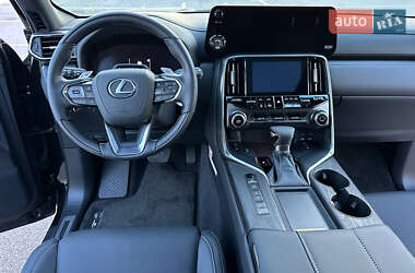 Позашляховик / Кросовер Lexus LX 2025 в 