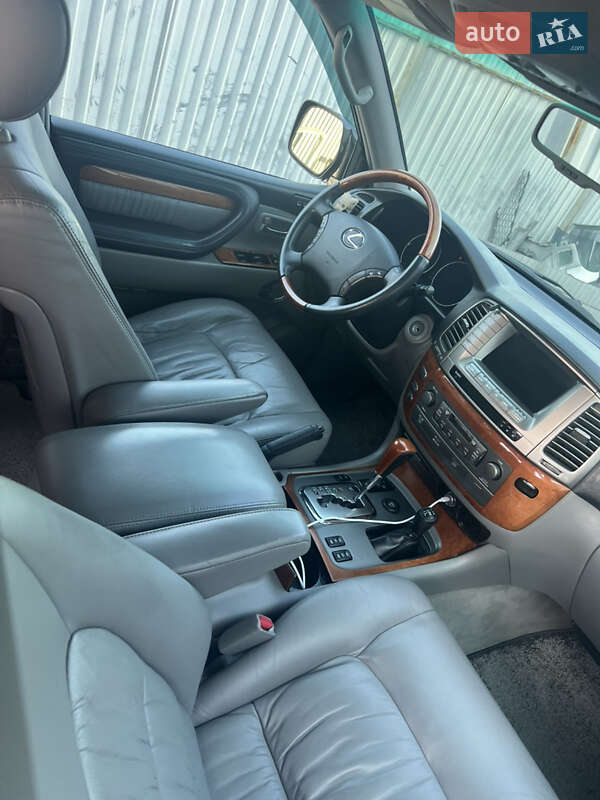 Внедорожник / Кроссовер Lexus LX 2007 в Черновцах