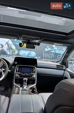 Внедорожник / Кроссовер Lexus LX 2022 в 