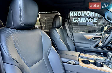 Внедорожник / Кроссовер Lexus LX 2022 в 