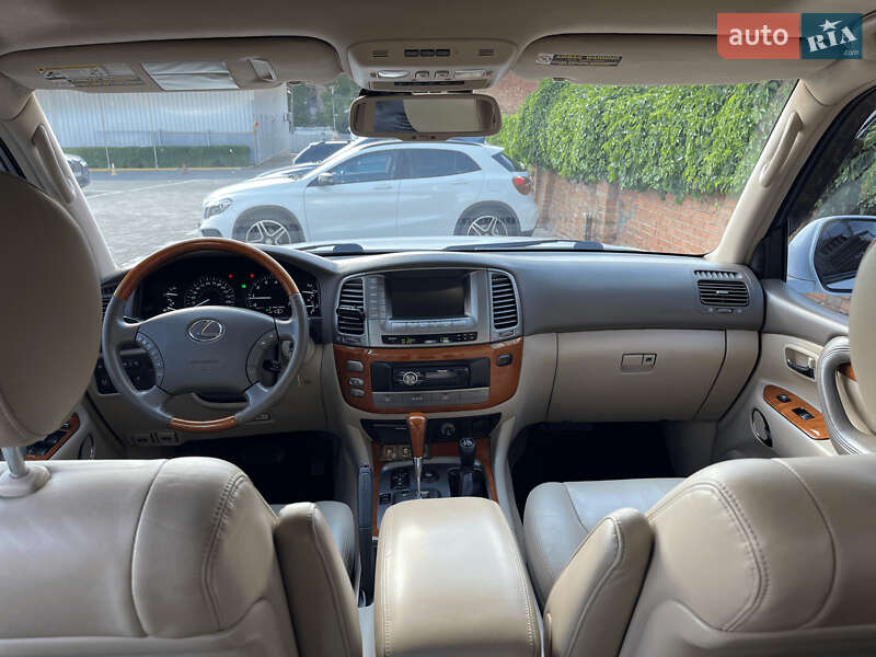 Позашляховик / Кросовер Lexus LX 2006 в Чернівцях