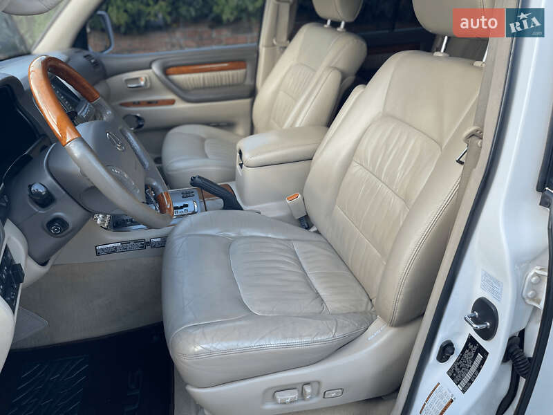 Позашляховик / Кросовер Lexus LX 2006 в Чернівцях