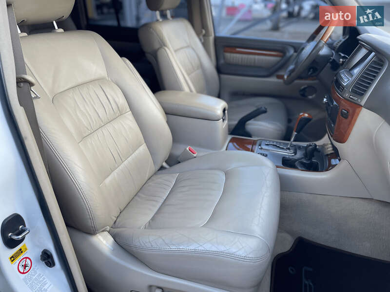 Позашляховик / Кросовер Lexus LX 2006 в Чернівцях