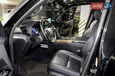 Внедорожник / Кроссовер Lexus LX 2022 в 