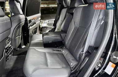 Внедорожник / Кроссовер Lexus LX 2022 в 