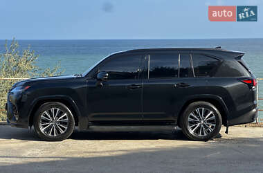 Внедорожник / Кроссовер Lexus LX 2022 в 