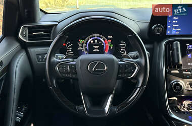Внедорожник / Кроссовер Lexus LX 2022 в 