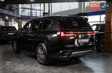 Позашляховик / Кросовер Lexus LX 2021 в 
