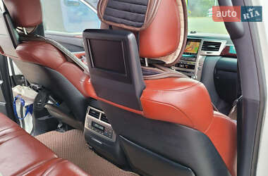 Позашляховик / Кросовер Lexus LX 2013 в 
