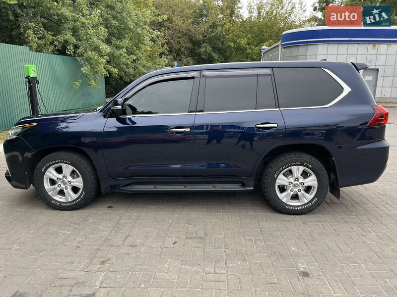 Позашляховик / Кросовер Lexus LX 2017 в Києві