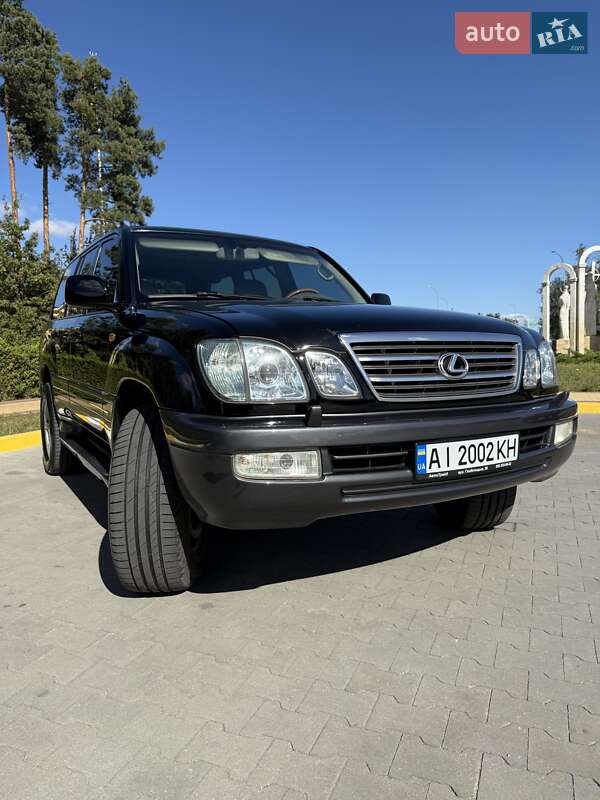 Внедорожник / Кроссовер Lexus LX 2004 в Буче