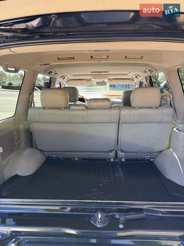 Внедорожник / Кроссовер Lexus LX 2004 в Буче
