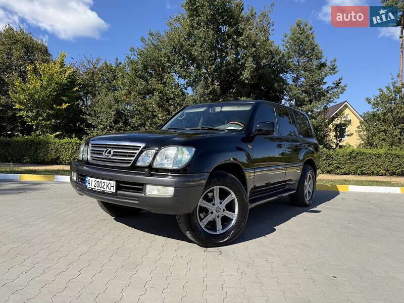 Внедорожник / Кроссовер Lexus LX 2004 в Буче