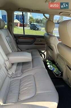 Позашляховик / Кросовер Lexus LX 2004 в 