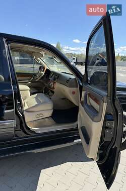 Позашляховик / Кросовер Lexus LX 2004 в 